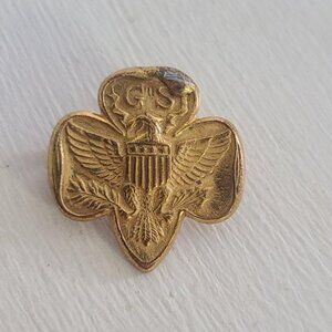 Girl Scouts Antique Gold Trefoil "B" Lapel Pin Uniform Badge